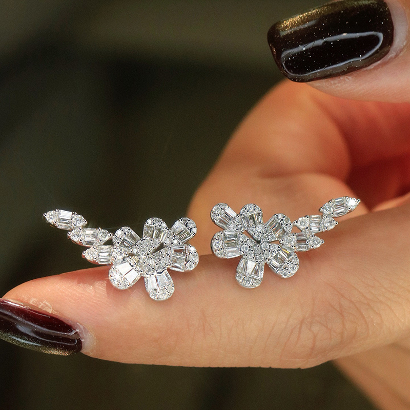 Aazuo Fine Jewelry 18K Czyste  – Diamond Stud Earrings recenzja i cena