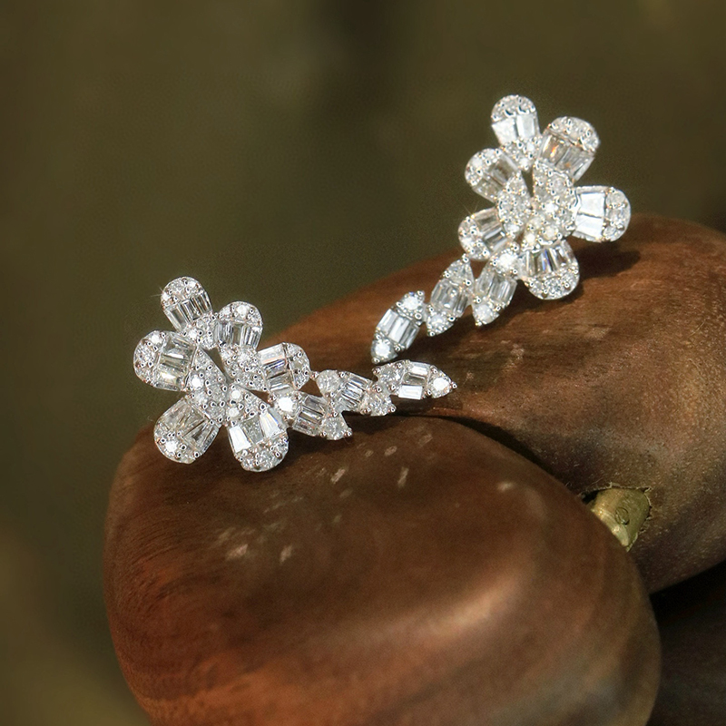 Aazuo Fine Jewelry 18K Czyste  – Diamond Stud Earrings recenzja i cena